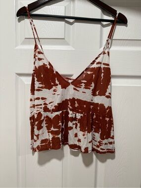 ALO Yoga Rust and White Tie-Dye V-Neck Peplum Cami